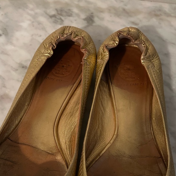 Tory Burch Flats in Gold - Picture 4 of 5